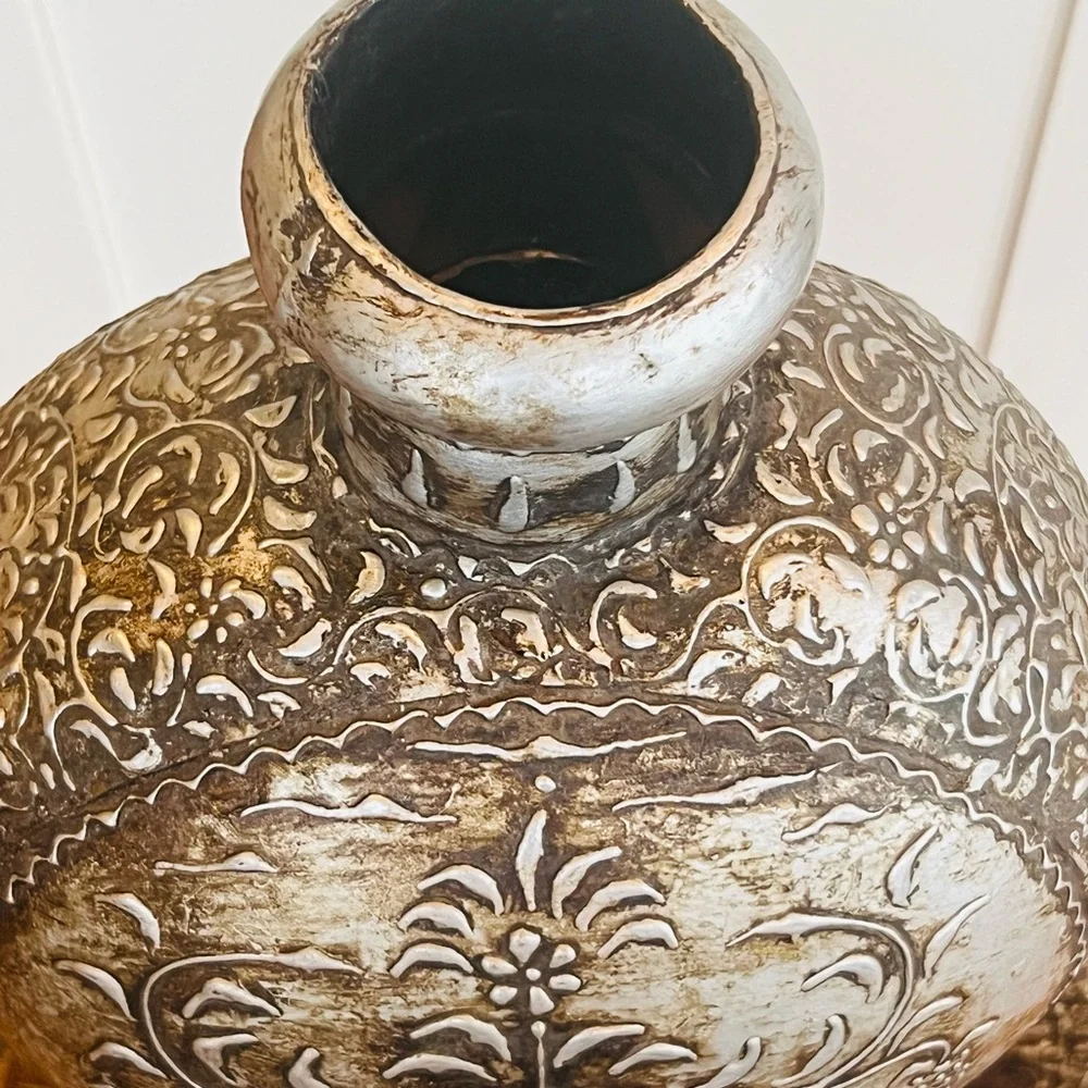 Antique metal relief pattern water vessel vase